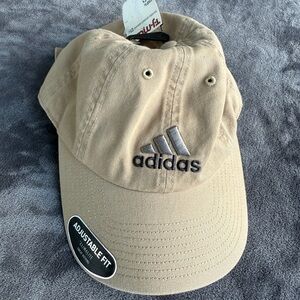 adidas Women’s Adjustable Fit Beige/Tan Baseball Cap with Embroidered Logo NWT